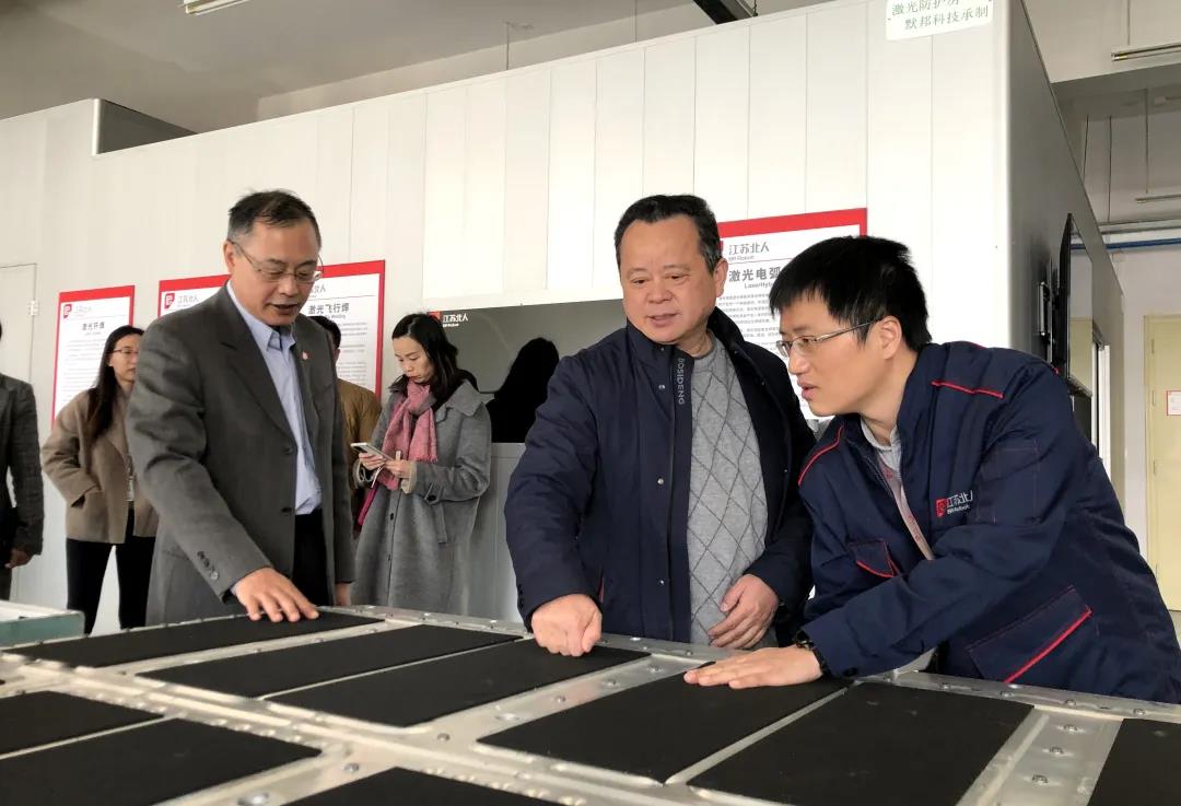 Deepen school enterprise cooperation and jointly promote development Deepen school enterprise cooperation and jointly promote development