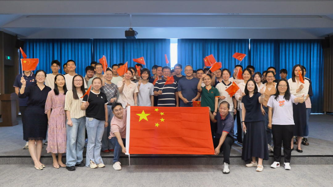 愿以吾辈之青春 捍卫盛世之中华 | 金年会组织观看九三阅兵仪式 愿以吾辈之青春 捍卫盛世之中华 | 金年会组织观看九三阅兵仪式